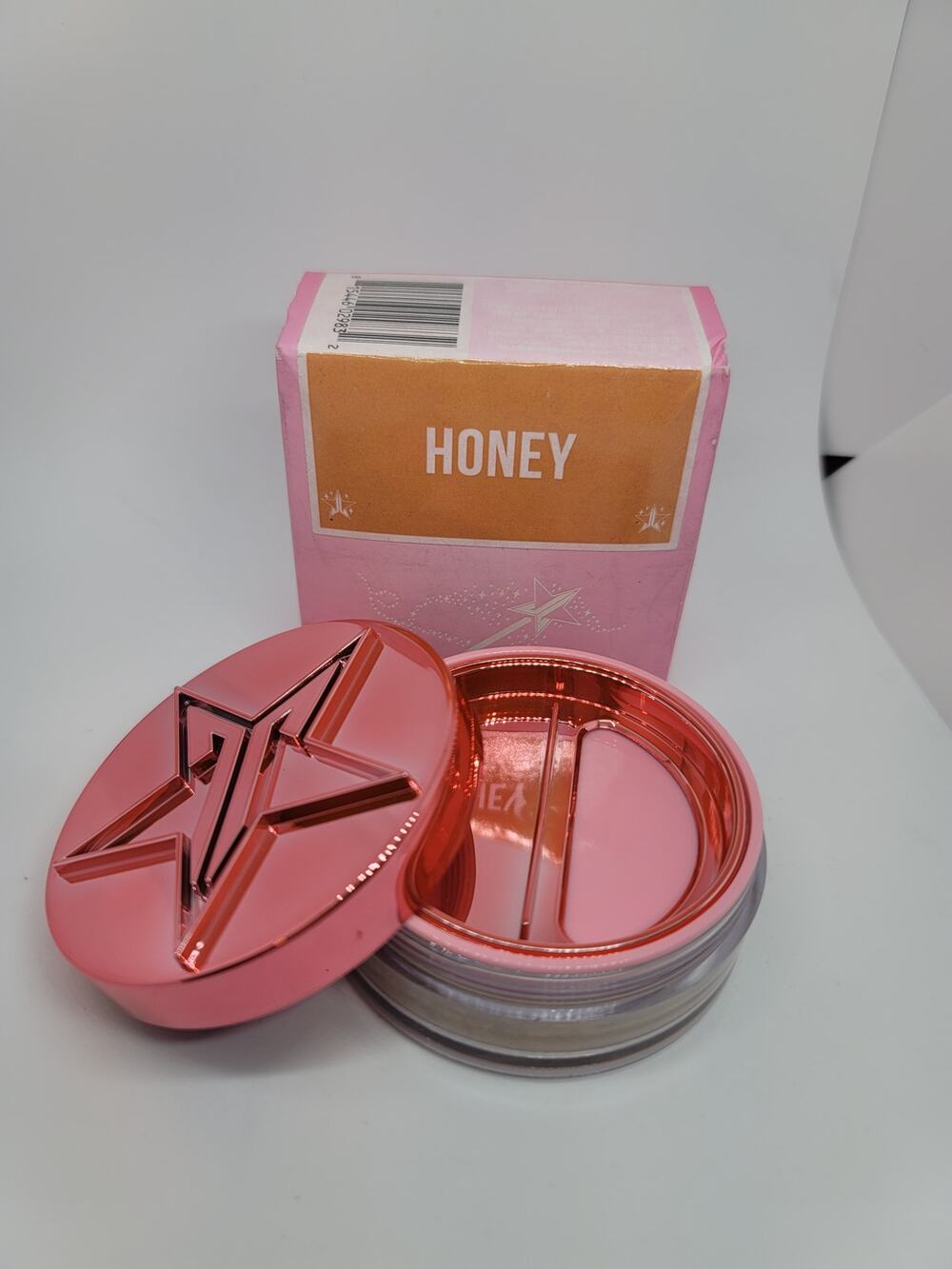 Jeffree Star Magic Star Setting Powder in Honey